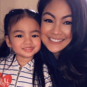 Meet your Posher, Rena